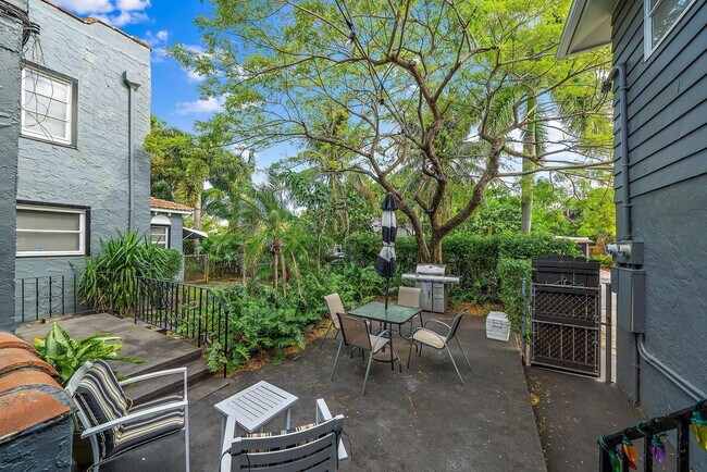 Building Photo - 600 Biscayne Dr
