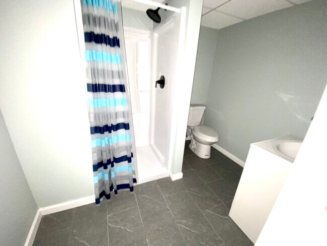 Foto del edificio - 1 Burlington Rd