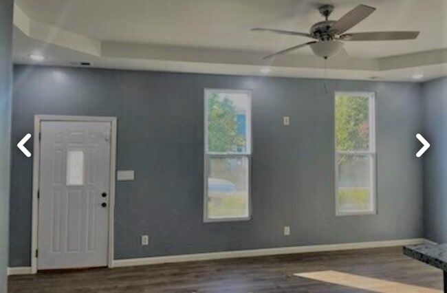 Building Photo - 351 Southwestern Pky