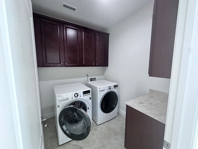 Foto del edificio - 10735 Ridgebrook Dr