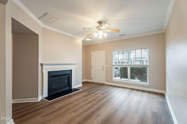 Foto del edificio - 8819 Orchard Grove Way