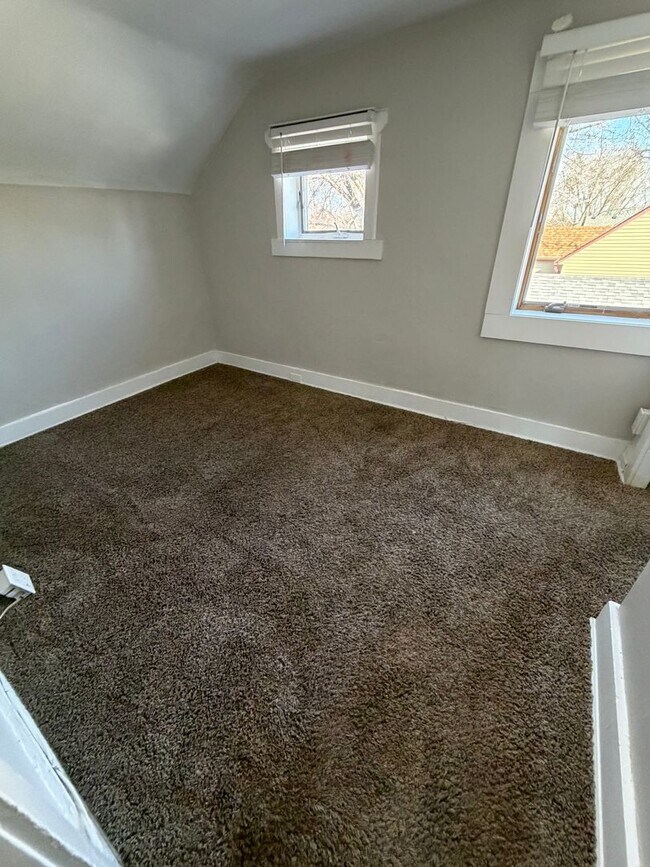 Foto del edificio - Charming 3-bed, 2-bath Single Family Home!