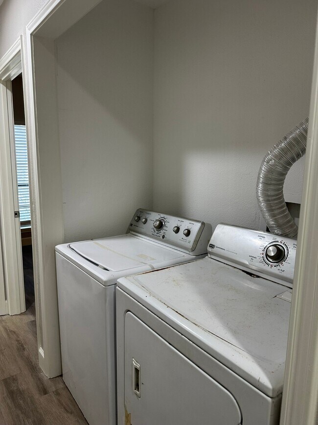 Foto del edificio - 9707 Richmond Ave.