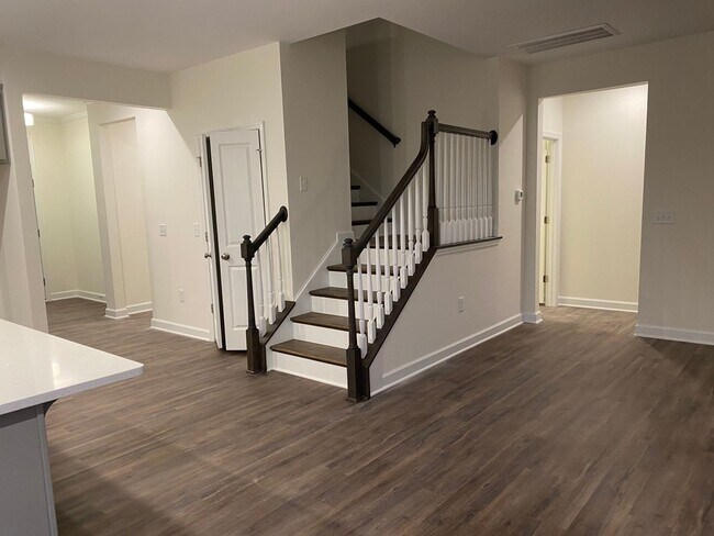 Building Photo - Spacious 4BR House in Clayton
