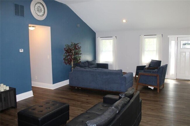 Foto del edificio - 4495 Kent Rd