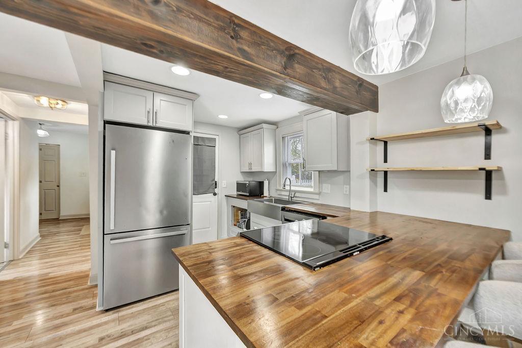 Building Photo - 45 S Lake Ave