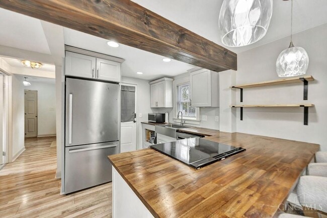 Photo - 45 S Lake Ave House