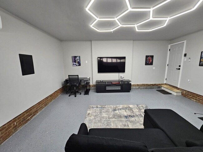 Building Photo - 7335 Quail Ridge Dr