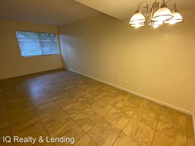 Building Photo - 2 br, 1.5 bath House - 935 Jamacha Rd Unit B