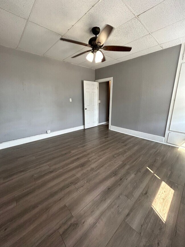 Foto del edificio - 1701 Onalaska Ave