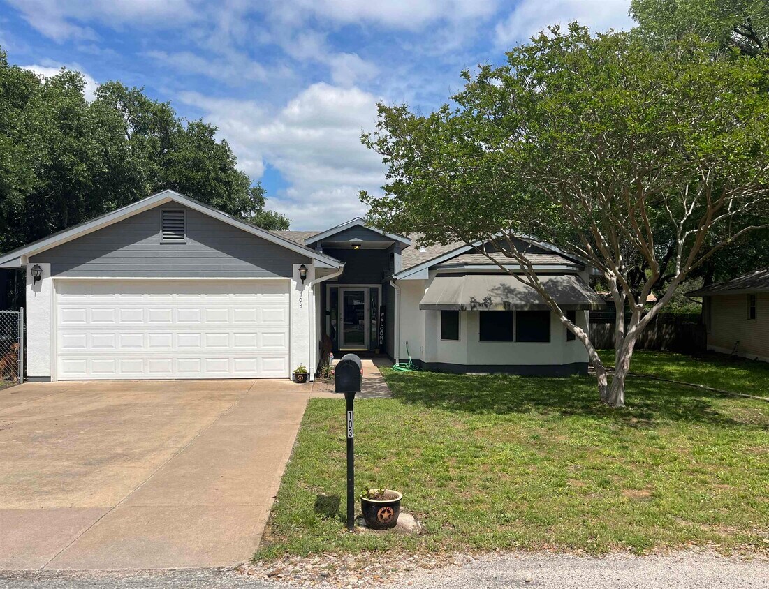Primary Photo - 103 Vandeventer Dr
