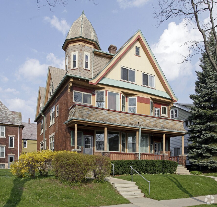 Primary Photo - 2507 N Humboldt Blvd