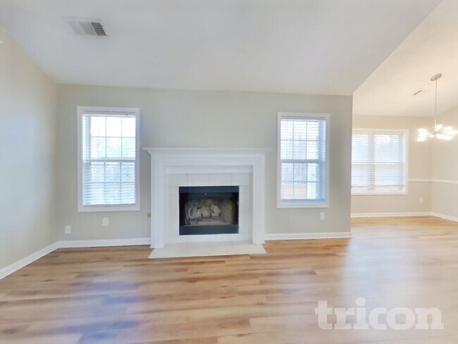 Foto del edificio - 200 Pebble Brooke Ct