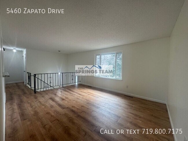 Foto del edificio - 5460 Zapato Dr