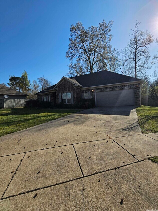 3310 Cottonwood Cove, Benton, AR 72015 House Rental in Benton, AR