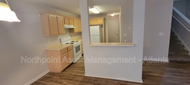 Building Photo - 304 Willow Way
