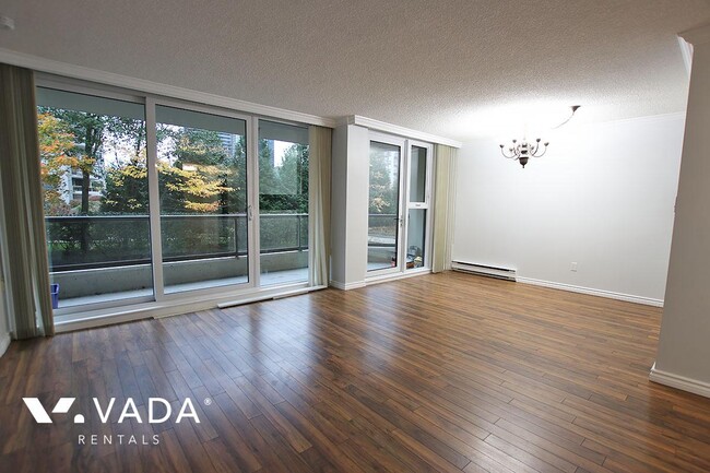 Photo du bâtiment - Brent Gardens Apartment For Rent 203-4353 ...