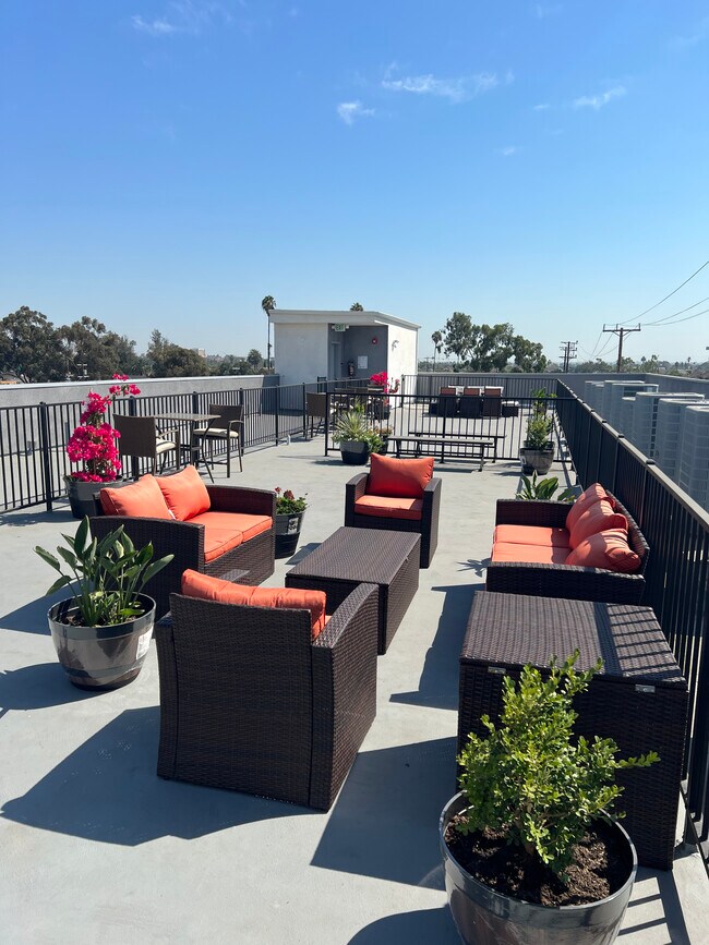 1950 S Normandie Ave, Los Angeles, CA 90007 1950 S Normandie Ave Los