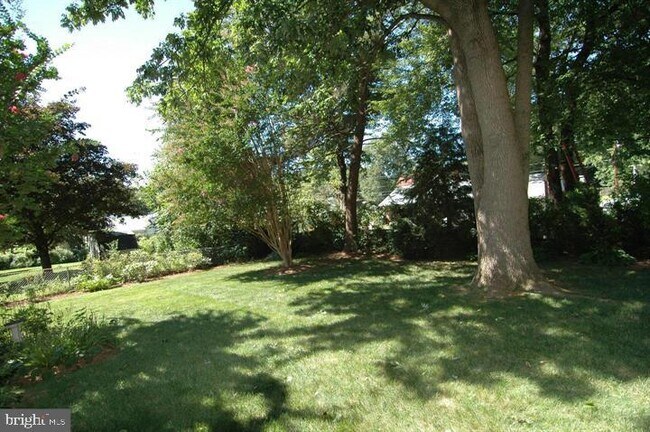 Foto del edificio - 5310 Oldcastle Ln