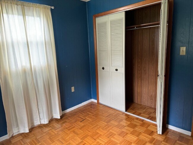 Foto del edificio - Above Garage Apartment