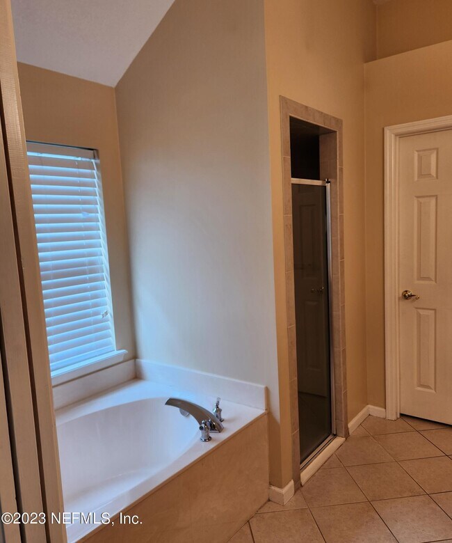 Building Photo - 2179 Trailwood Dr