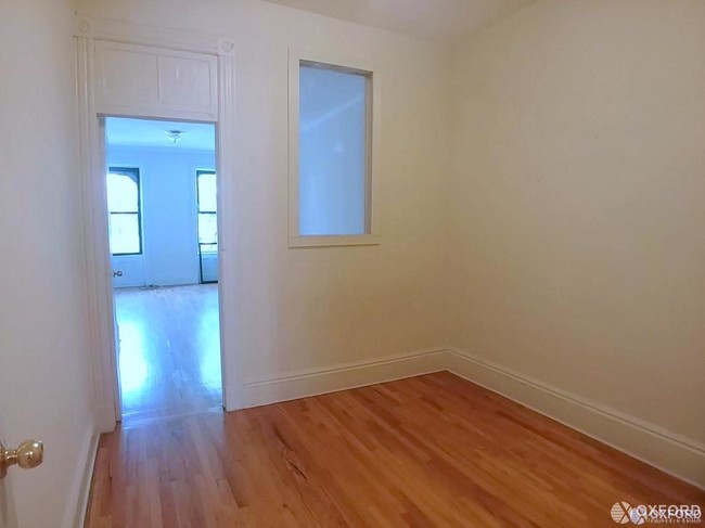 Building Photo - 374 5th Avenue