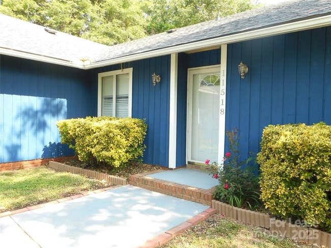 Building Photo - 11518 Green Willow Ln