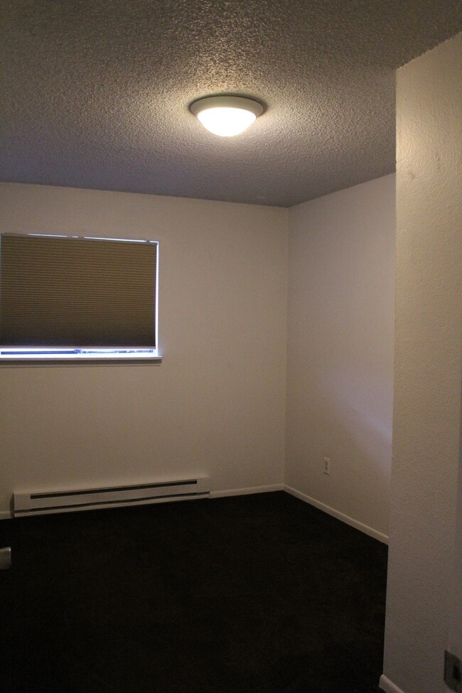 Foto del edificio - 1322 E 7th St