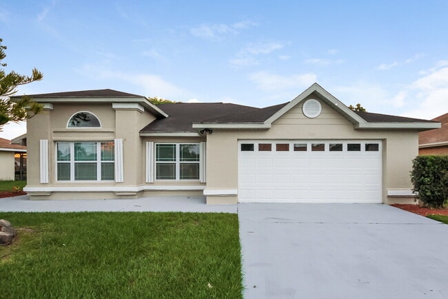 Building Photo - 240 Satinwood Cir