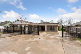 Building Photo - 14022 Greenville St