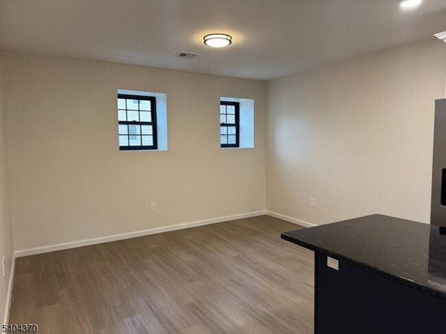 Building Photo - 188 Heckel St