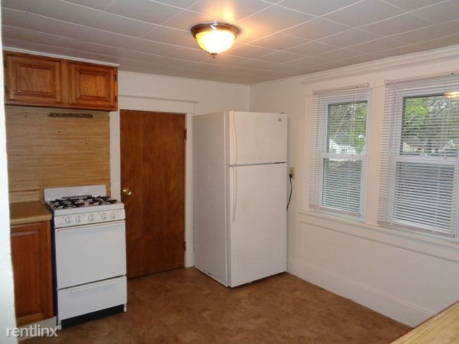 Building Photo - 1 br, 1 bath Apartment - 2901 Temple St Apt 2