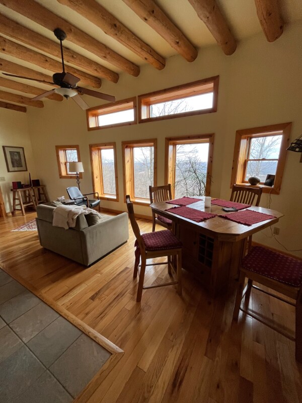 Foto del edificio - 12866 Dutch Hollow Rd