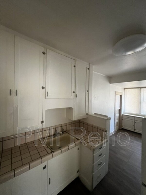 Foto del edificio - 724 W 6th St