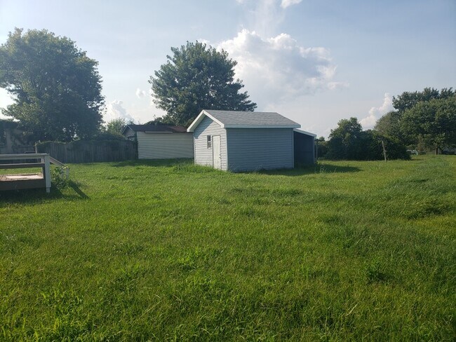 Foto del edificio - 5006 Willow Run Dr