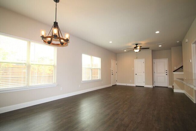 Building Photo - Townhome @ Jameson St. | Luxury 3 Bed / 2.5 Bath | Private Fenced Backyard