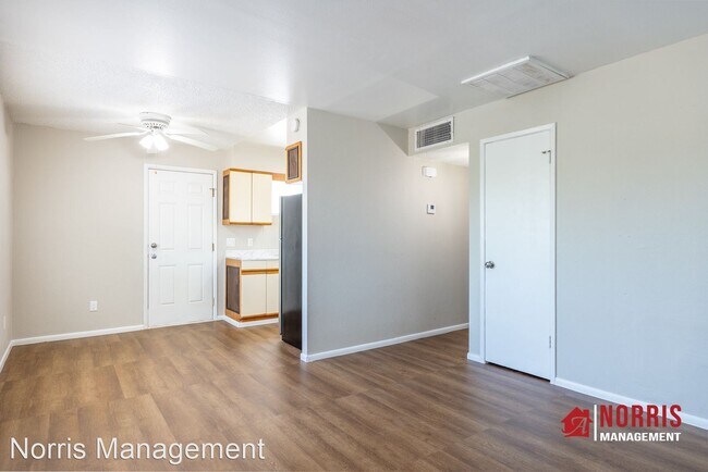 Building Photo - 2 br, 1 bath House - 815 N Arbor Ave