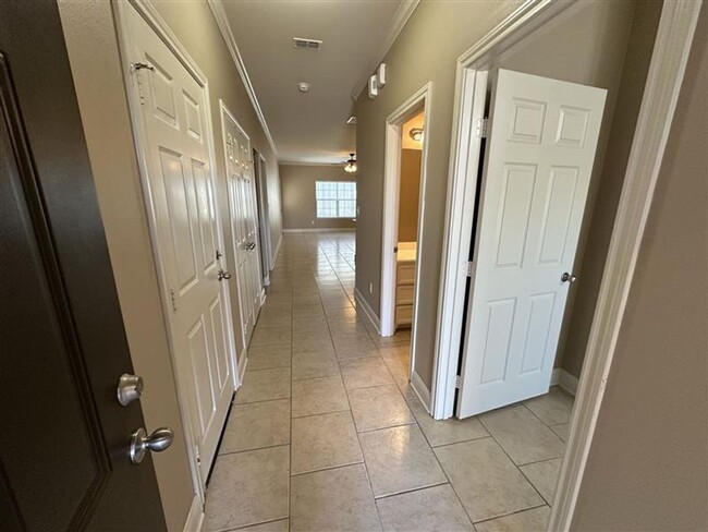 Building Photo - 4008 Mobley Cir