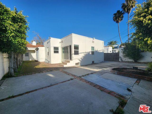 Primary Photo - 328 S Oakhurst Dr