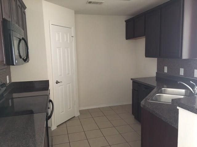 Building Photo - 6420 Valleybrooke Ct