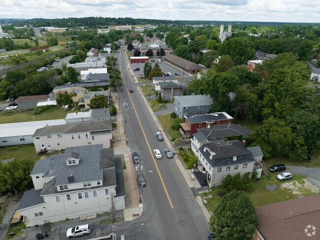 The East Syracuse neighborhood is located in NY.