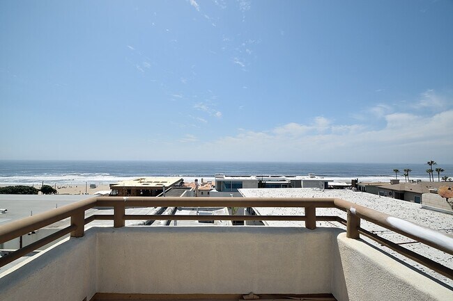 Building Photo - 2712 Manhattan Ave