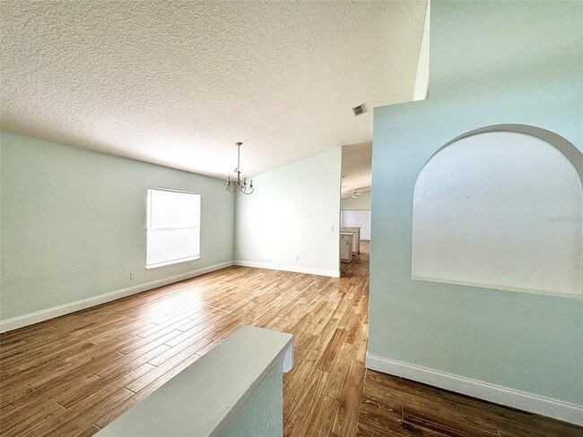 Building Photo - 4663 Doral Park Ave