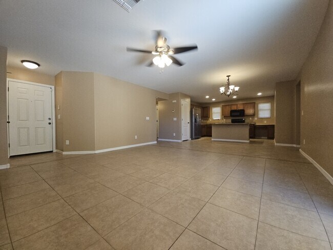 Foto del edificio - 998 W Desert Sky Dr