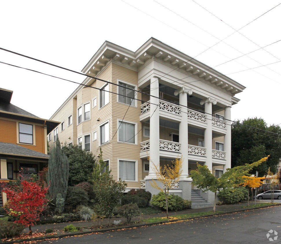 Primary Photo - 1005 SE 14th Ave