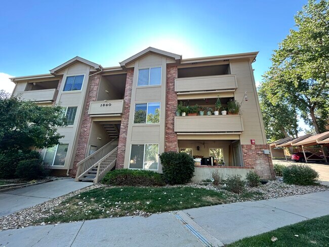Building Photo - 1860 W Centennial Dr