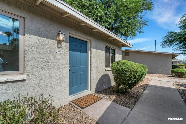 Foto del edificio - Charming 2BR Condo in Phoenix