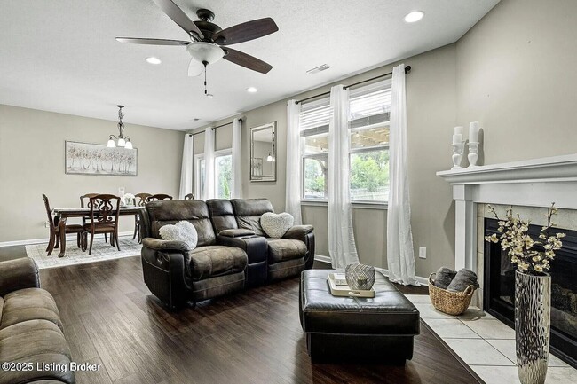 Foto del edificio - 6918 Beckingham Blvd