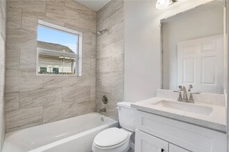 Building Photo - 1115 Hogan St