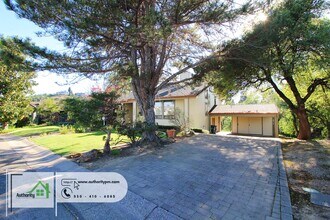 Building Photo - 3350 Mountain Oak Dr